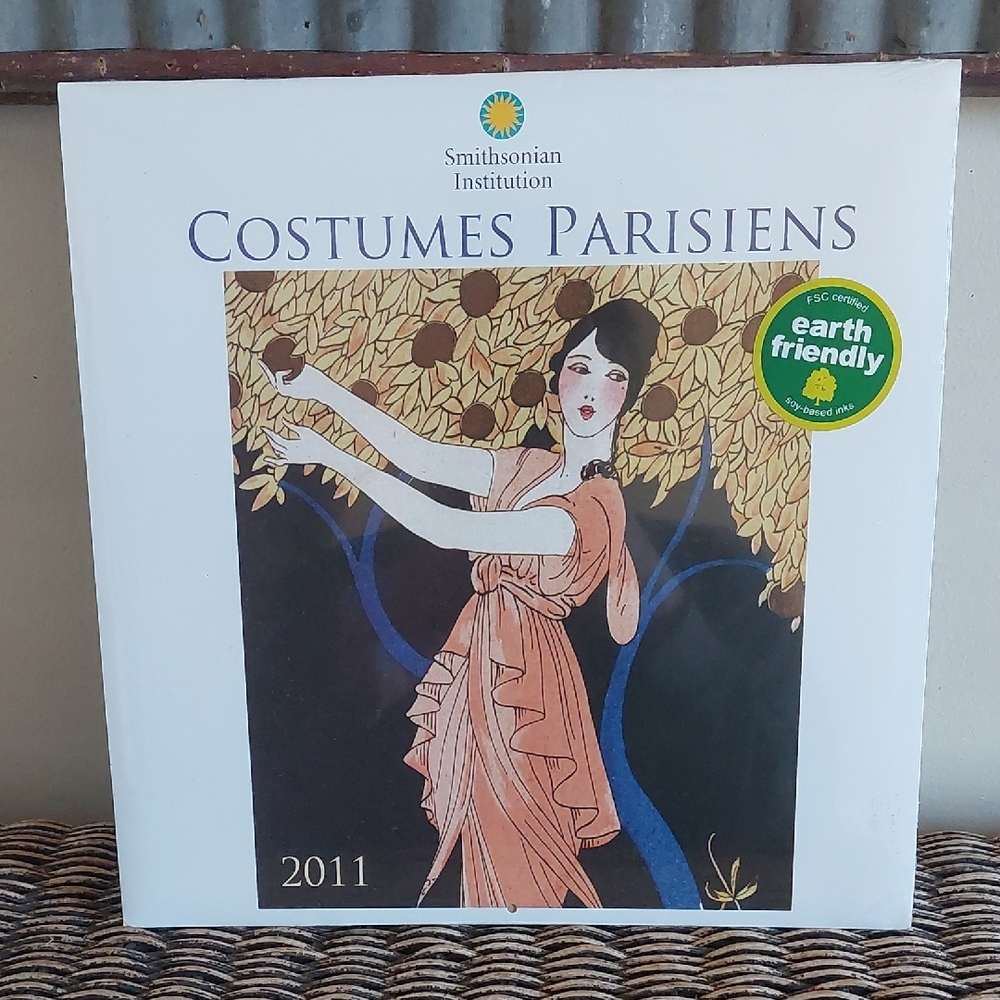 2011 Smithsonian Institution Costumes Parisiens Calendar